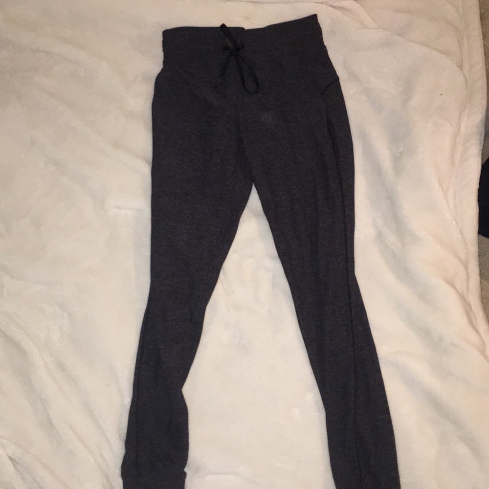 grey and black lululemon sweatpants